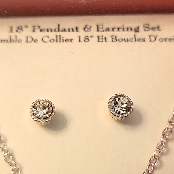 NEW Cubic Zirconia Silver-tone "B" Necklace & Earrings Set! - Picture 5 of 9